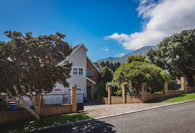 House with garden and terrace 3