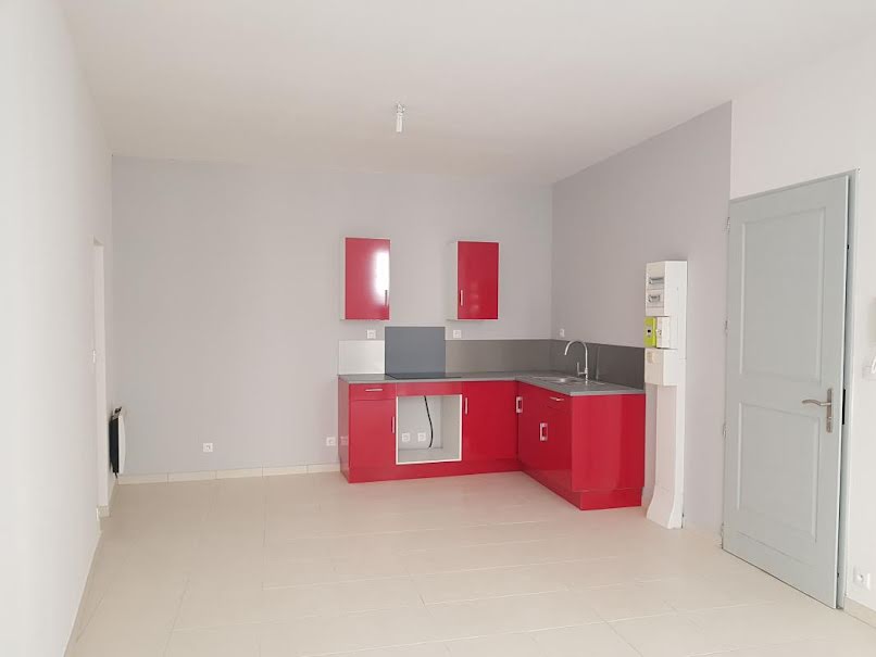 Location  appartement 2 pièces  à Pont-Saint-Esprit (30130), 450 €