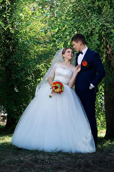 Wedding photographer Olesya Shapovalova (lesyashapovalova). Photo of 1 May 2016