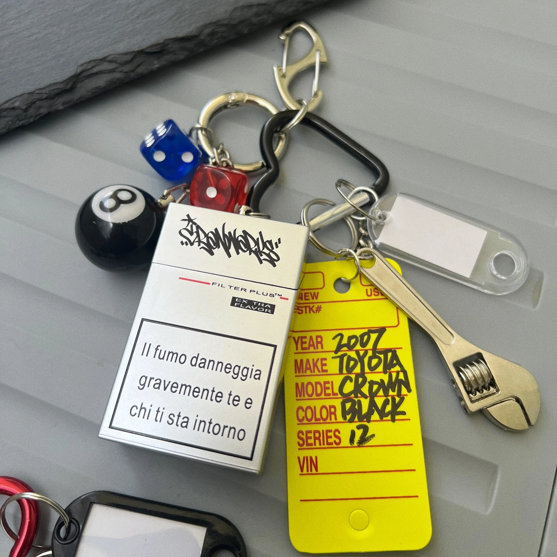 Title 5, Porte-clés pendentif sac à main cendrier créati...