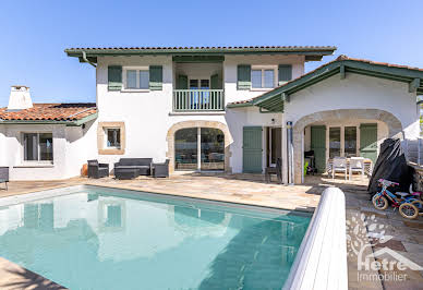 Villa with pool and terrace 2