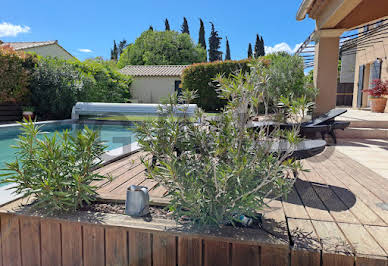 Maison avec piscine et terrasse 4