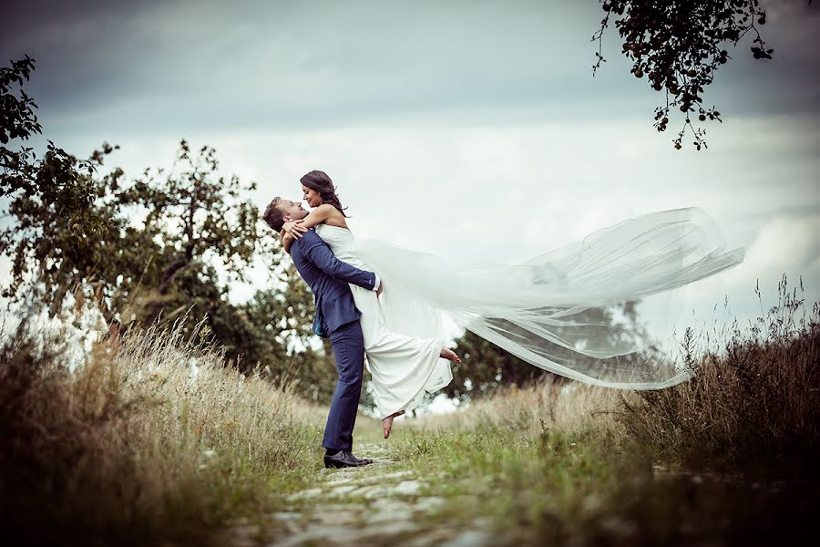 Wedding photographer Pawel Andrzejewski (loveneeds). Photo of 22 November 2015