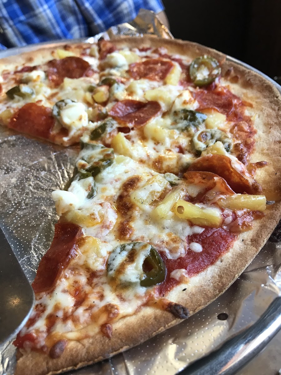 Gluten-Free Pizza at Sam and Louie's