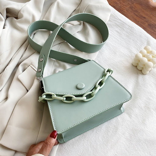 Title 3, New fashion chain shoulder bag. Carry your esse...
