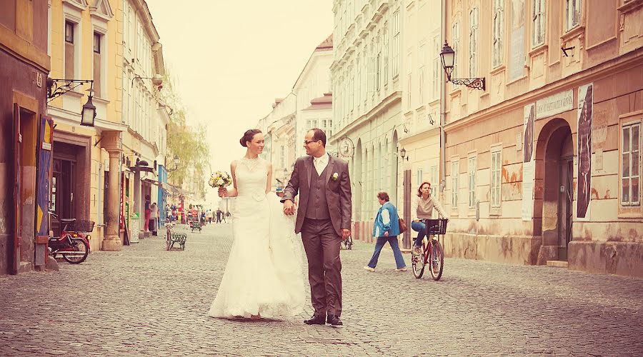 Svadobný fotograf András Horváth (pasztellfoto). Fotografia publikovaná 17. októbra 2016