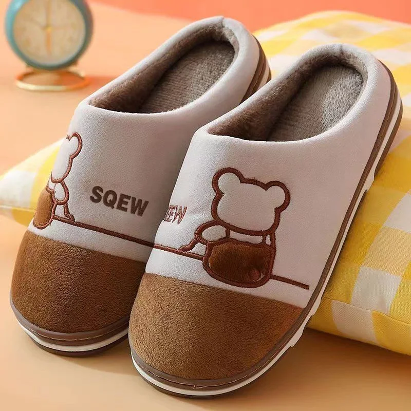 Zapatillas de invierno unisex con forro polar y antideslizantes. Comodidad y seguridad para tus pies en climas fríos. Ideales para el hogar.