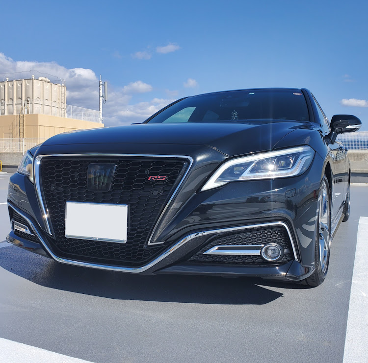 クラウンセダンのクラウン220系・RSアドバンス・フロントフェイス・グラージオ(Grazio&Co.)・エンブレム交換に関するカスタム事例の投稿画像1枚目