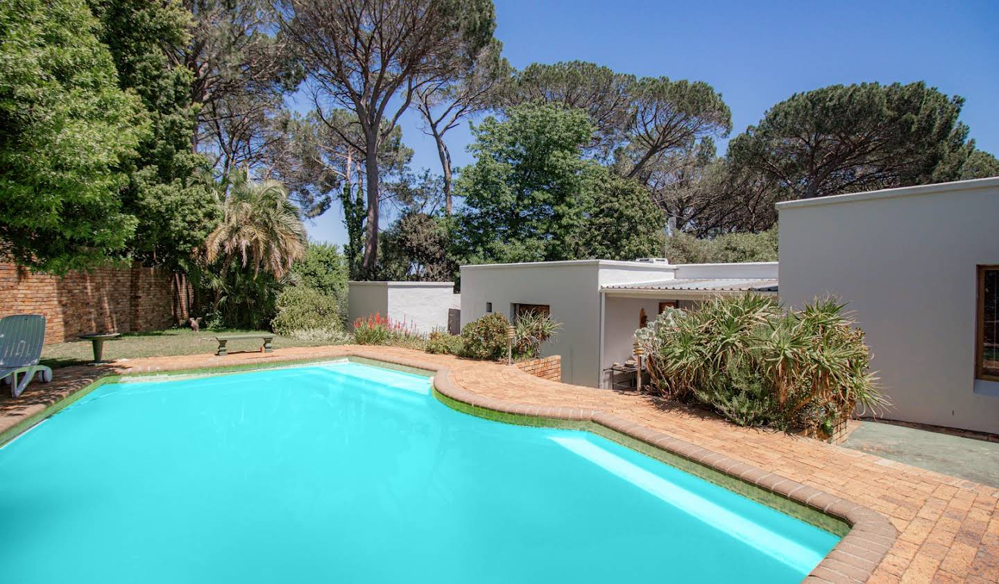 House with pool and garden Stellenbosch