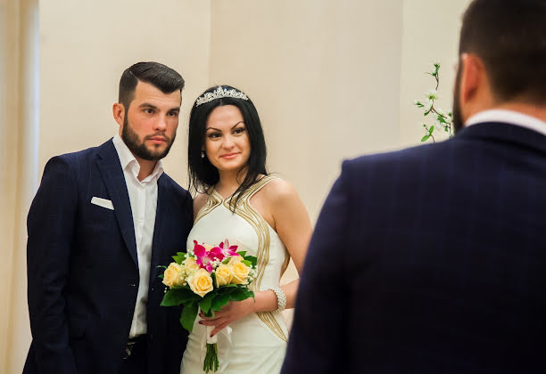 Fotógrafo de casamento Vika Zhizheva (vikazhizheva). Foto de 1 de abril 2018