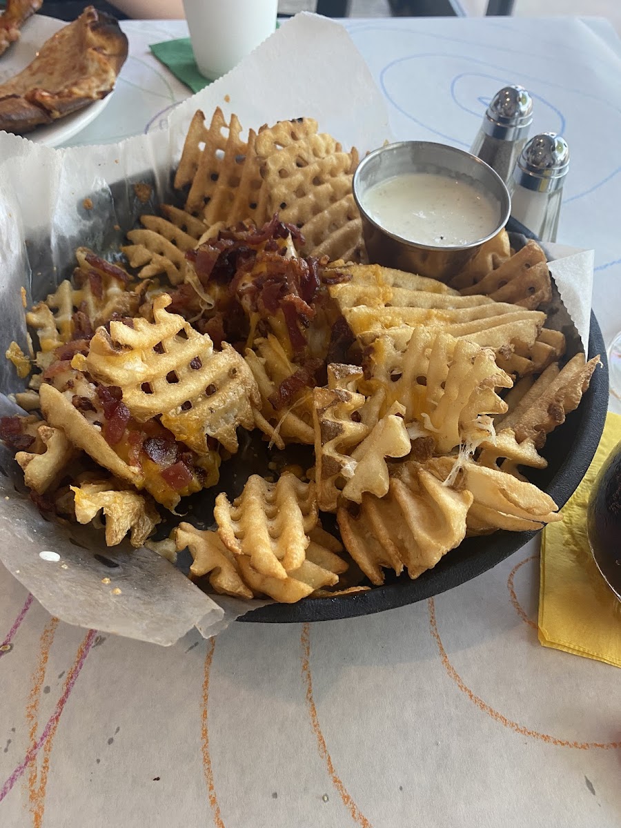 Bacon cheese fries