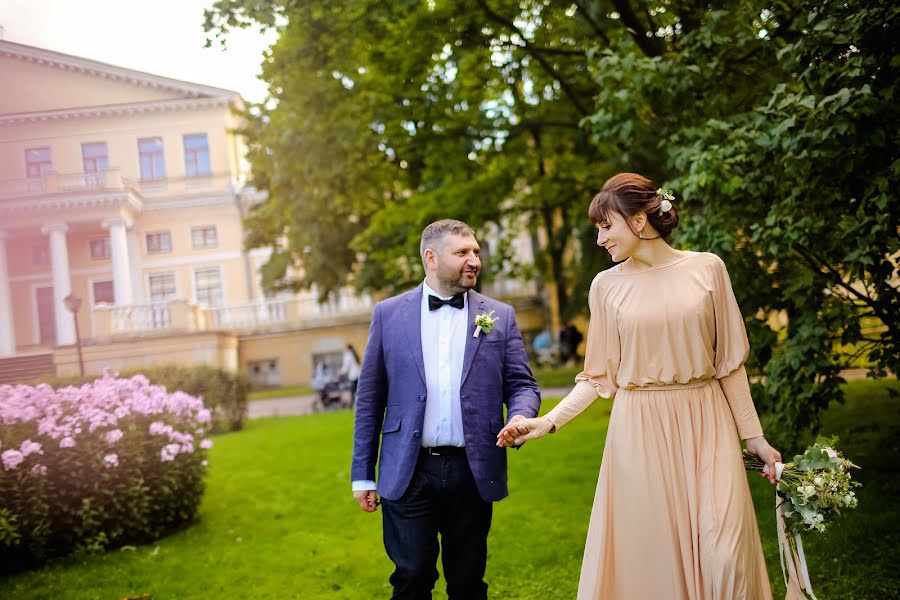 Fotógrafo de casamento Liza Anisimova (liza-a). Foto de 5 de outubro 2017