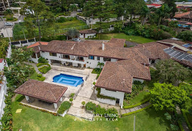 Maison avec piscine et terrasse 9