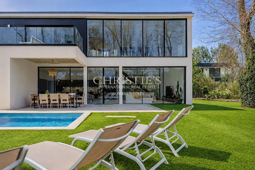 Maison avec piscine 2