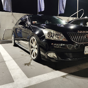 クラウンマジェスタ URS206