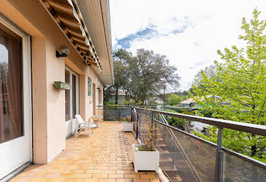 Apartment with terrace 13