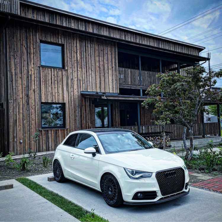 A1の駐車枠ぴったり選手権・アウディ好きな人と繋がりたい・アウディのある生活・アウディのある風景・東川町に関するカスタム事例の投稿画像1枚目