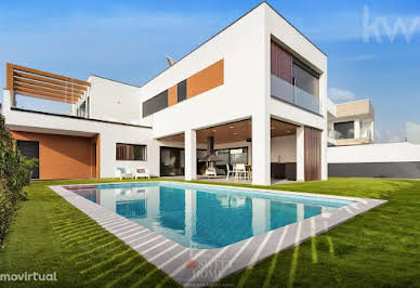 House with pool 9