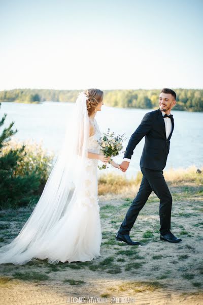 Fotógrafo de casamento Aleksandr Litvinchuk (lytvynchuksasha). Foto de 14 de dezembro 2015