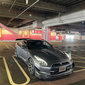 NISSAN GT-R