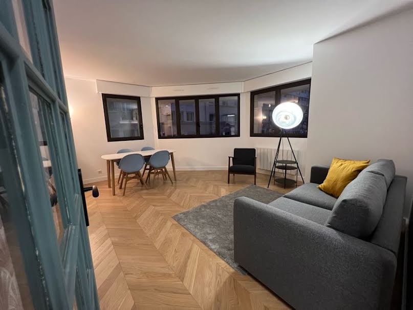 Location meublée appartement 2 pièces 44 m² à Paris 15ème (75015), 2 250 €