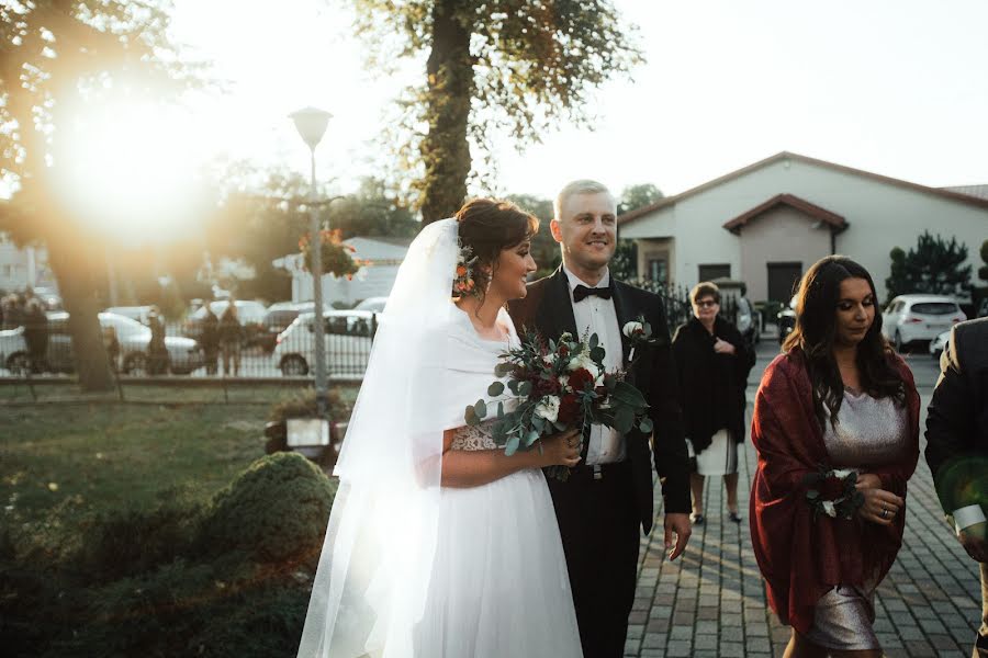 Fotógrafo de casamento Anna Chaszczyńska-Ruda (weddingatthetop). Foto de 24 de abril 2020