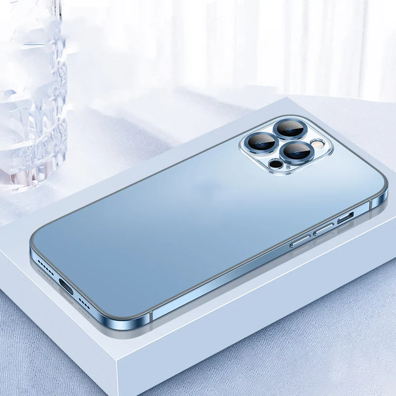 Transparentna futrola za telefon sa zaštitom za sočivo i čeličnim ramom Pruža potpunu zaštitu i elegantan dizajn za vaš telefon.