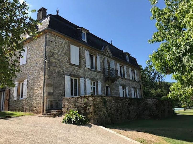 Vente propriété 11 pièces 415 m² à La Chapelle-aux-Saints (19120), 769 600 €