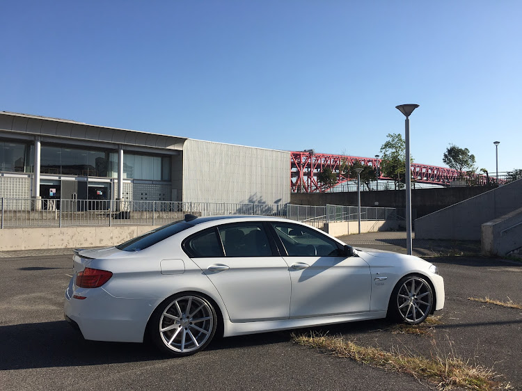 5シリーズ セダンのドライブ・愛車撮影・vossen・RSRダウンサス・i SHOCKに関するカスタム事例の投稿画像3枚目