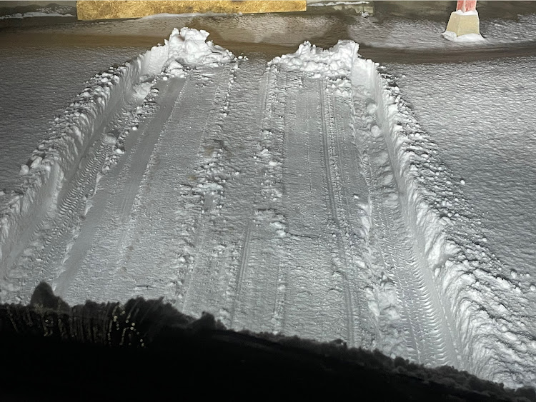 サンバートラックの大雪警報発令中・4WDの本領発揮・#ブリザックに関するカスタム事例の投稿画像5枚目