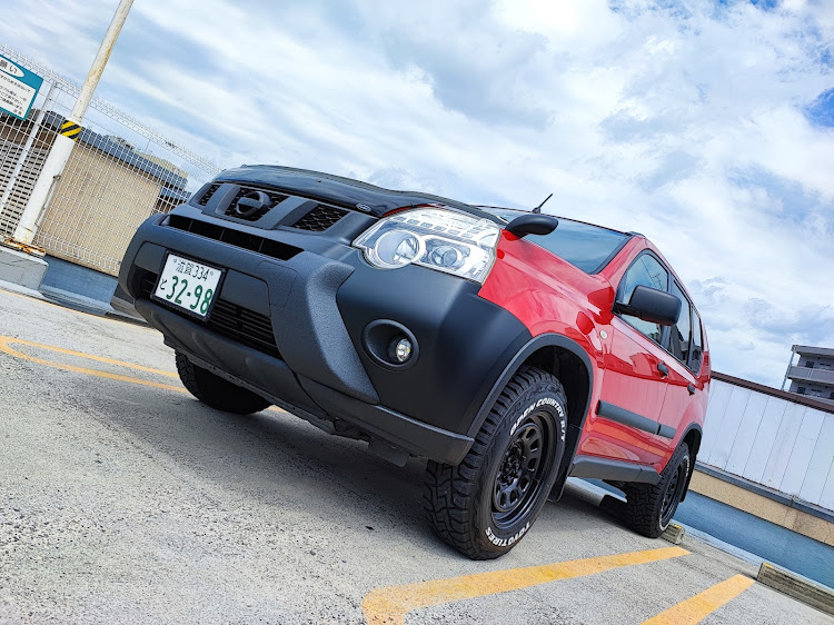 エクストレイルの仮想USDM・RED RE:BORN ARMY・車写活・駐車場映えに関するカスタム事例の投稿画像1枚目