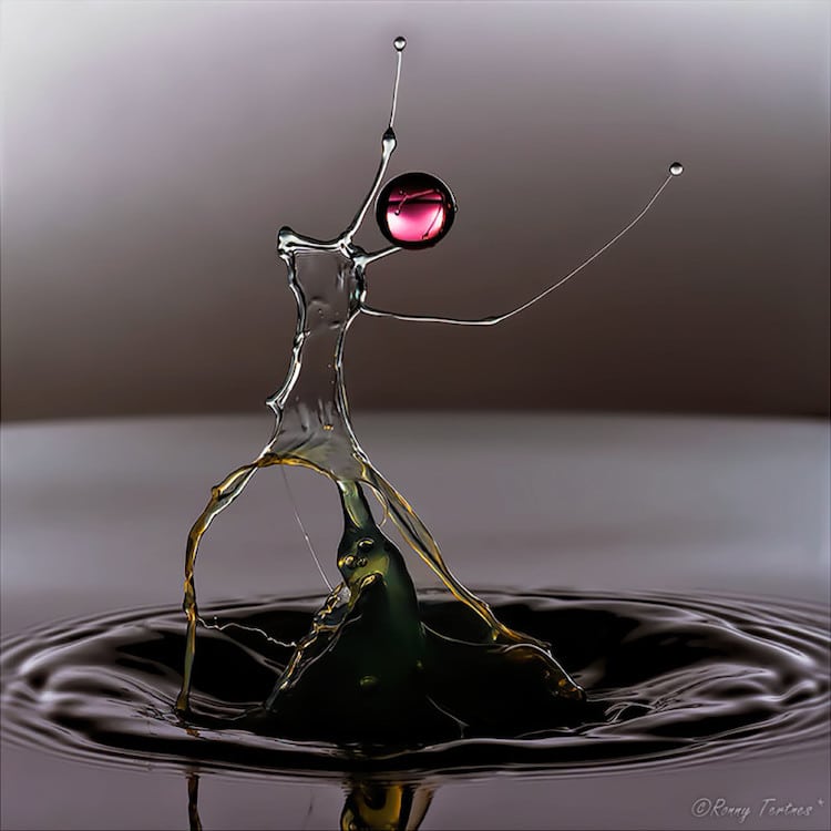 High-Speed Water Droplet Photography by Ronny Tertnes