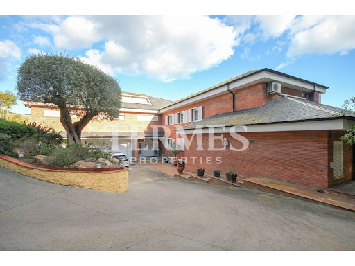 Maison avec piscine et terrasse 4