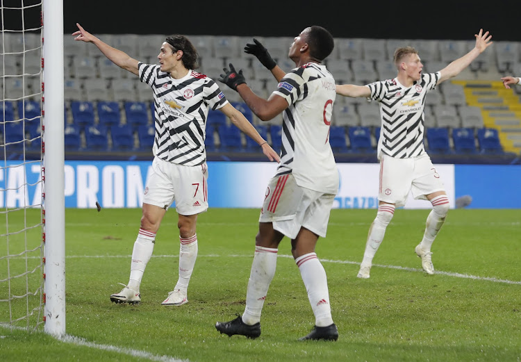 Edinson Cavani, Anthony Martial and Scott McTominay appeal unsuccessfully for the ball to have crossed the goal line.