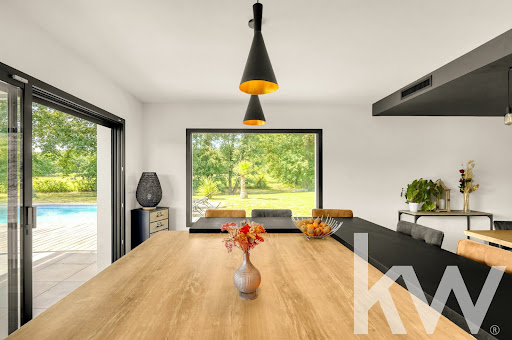 Contemporary house with garden and terrace 4