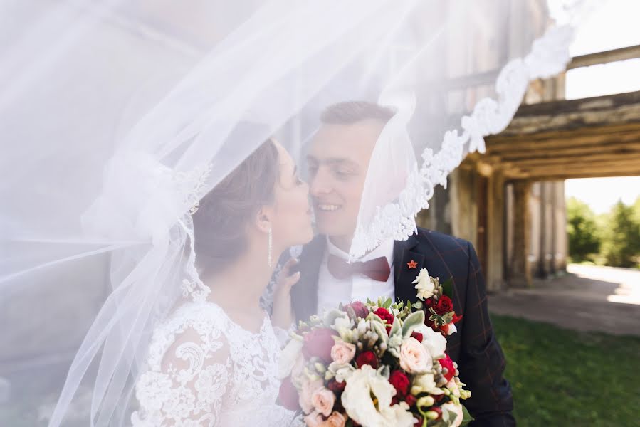 Fotógrafo de casamento Denis Konstantinov (380960170930). Foto de 2 de julho 2018