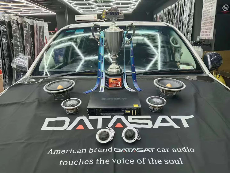 carveryさんが投稿したスピーカー・DSP・アンプ・カーオーディオ・carveryに関するカスタム事例の投稿画像2枚目