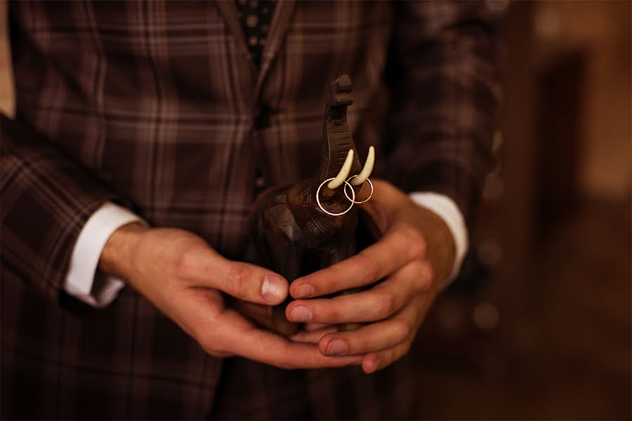 Fotógrafo de casamento Yuliya Skaya (yuliyaskaya). Foto de 7 de janeiro 2016