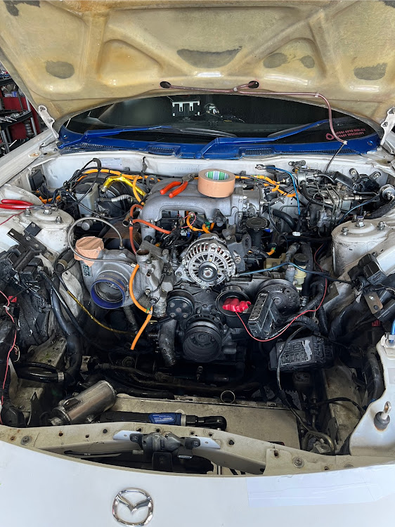 RX-7のエンジン載せ替え・水食い・圧縮吹き抜け・オーバーホールもやらなきゃに関するカスタム事例の投稿画像1枚目