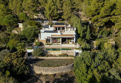 Farmhouse with garden and pool 1