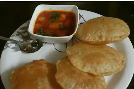 Aloo Sabji And 4 Poori