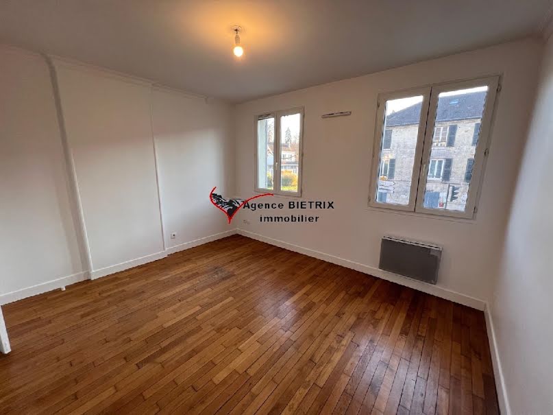 Vente locaux professionnels 5 pièces 96 m² à L'Isle-Adam (95290), 333 000 €