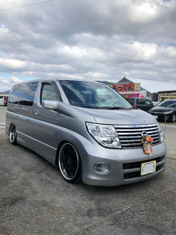 エルグランドの2019ベストショット・洗車納め・走り納め・ドライブに関するカスタム事例の投稿画像3枚目