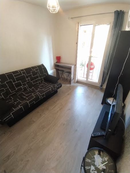 Location meublée appartement 1 pièce 17 m² à Salon-de-Provence (13300), 460 €