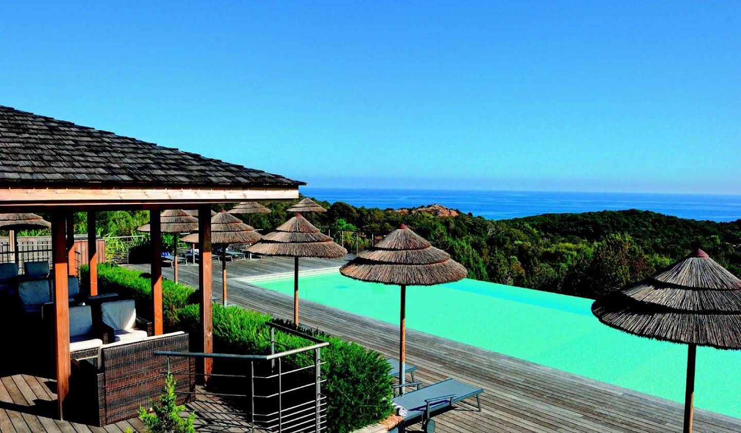 Maison avec piscine en bord de mer Bonifacio