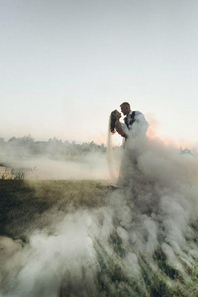 Fotografo di matrimoni Anna Tarabrina (tarabrina). Foto del 28 luglio 2022