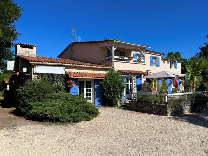 Vente propriété 13 pièces 370 m² à Verteuil-sur-Charente (16510), 484 000 €