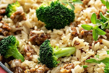 {One Pot} Sausage and Rice with Broccoli
