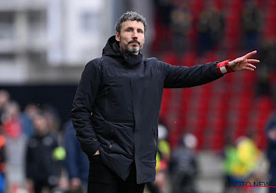 Geen Antwerp en... geen AC Milan: 'Mark van Bommel vertrekt en gaat volgend seizoen samen met schoonvader bij deze topclub aan de slag'