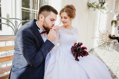 Fotógrafo de casamento Anastasiya Ponomarenko (staseyrozen). Foto de 8 de junho 2017